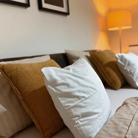 Royal - Private Parking, Garden And Terrace * Negotin