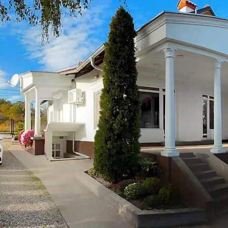 Vilă Royal - Private Parking, Garden And Terrace *